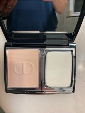 Dior | Makeup | Christian Dior Poudrier Dentelle Lace Effect Face